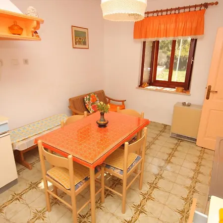 Apartamento With A Parking Space Valtura, Pula - 7419 Valtura